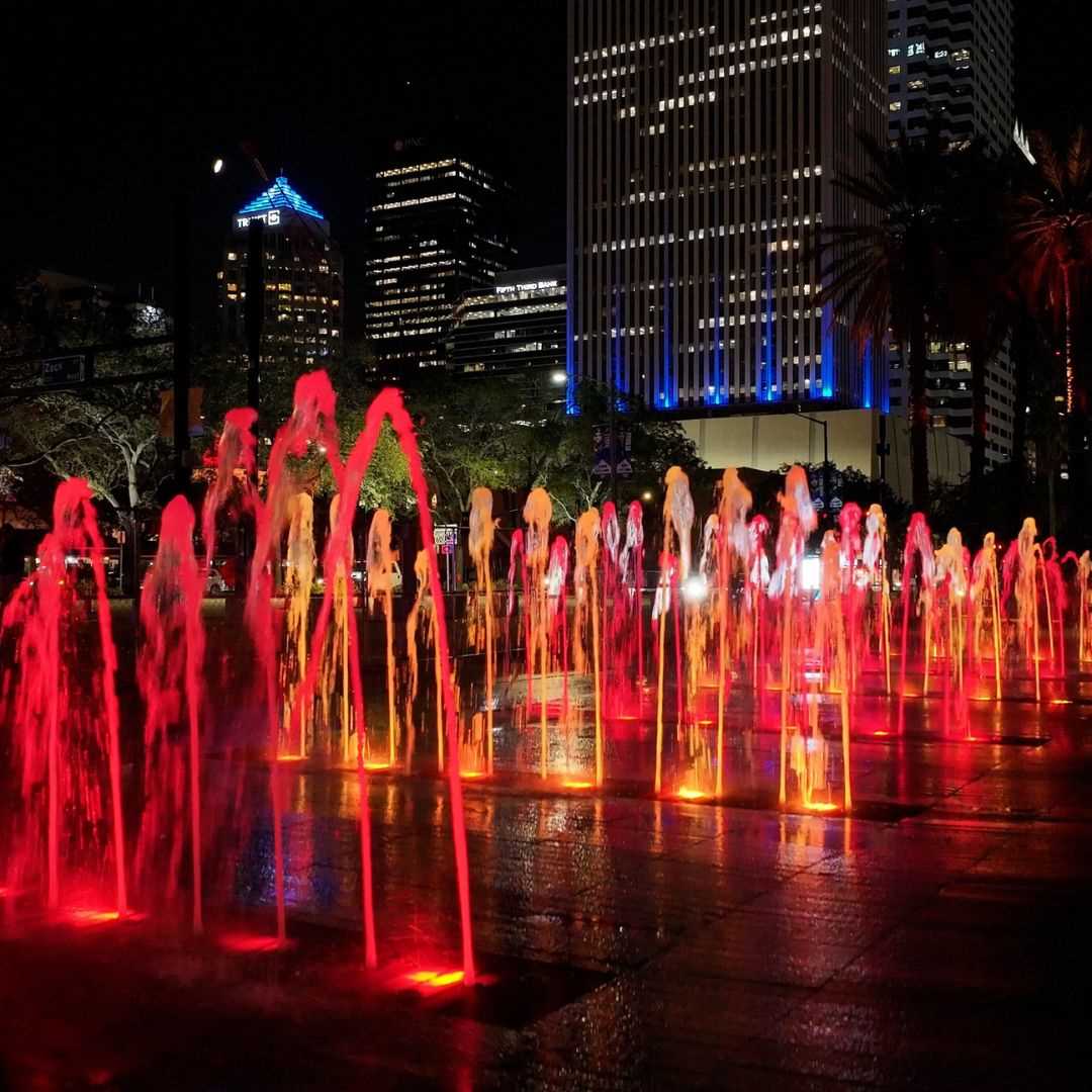 Curtis Hixon Waterfront Park: Tampa’s Perfect Free Family Day Out